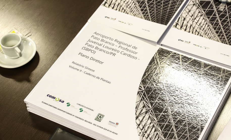 Aeroportos de Pato Branco e Umuarama recebem plano diretor para os próximos 20 anos