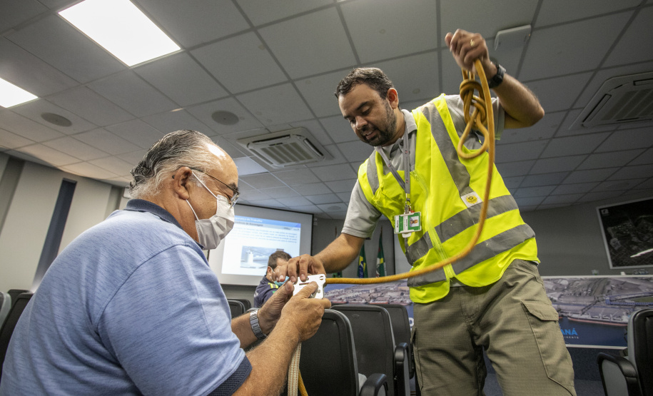 Portos do Paraná treina trabalhadores para reduzir os riscos da atividade portuária no Estado