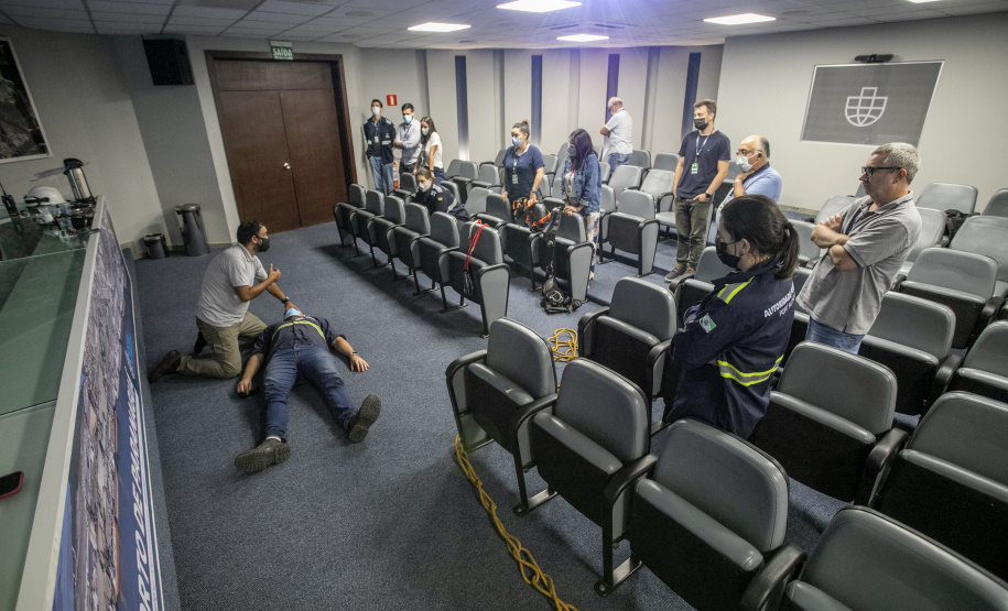 Portos do Paraná treina trabalhadores para reduzir os riscos da atividade portuária no Estado