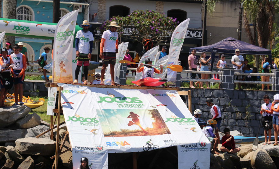 Esportes náuticos movimentam o fim de semana na baía de Guaratuba com o Festival das Águas