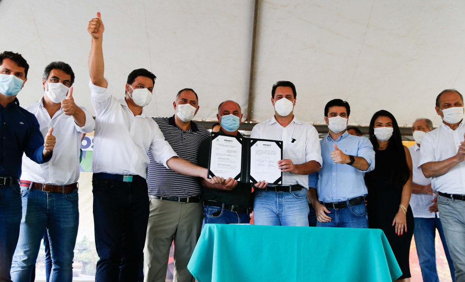 O primeiro trecho da ligação asfáltica entre os municípios de Mato Rico e Pitanga, na região central do Estado, foi liberado nesta quinta-feira (03) pelo governador Carlos Massa Ratinho Junior.