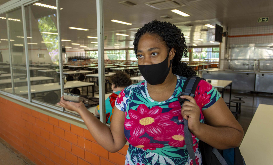 Auxílio-alimentação, com almoço e jantar, é fornecido a estudantes
