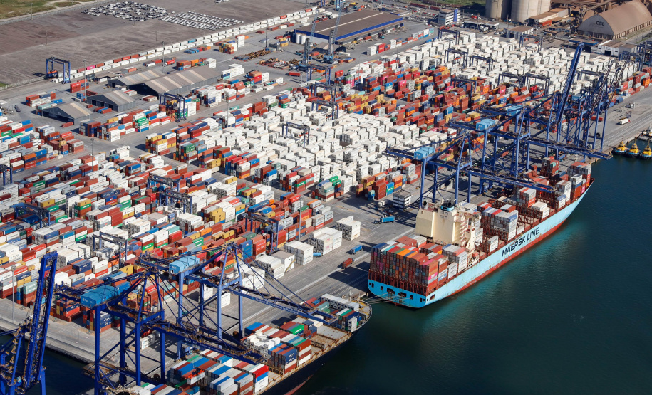 Volume de carga exportada em contêineres, pelo Porto de Paranaguá, aumenta 24%