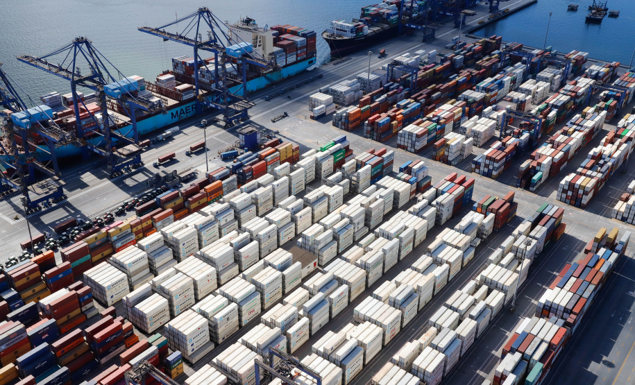 Volume de carga exportada em contêineres, pelo Porto de Paranaguá, aumenta 24%