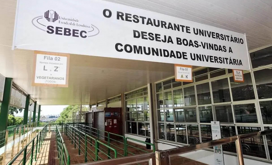 Com capacidade de atendimento reduzida em 50%, RU volta a servir refeições para consumo no local