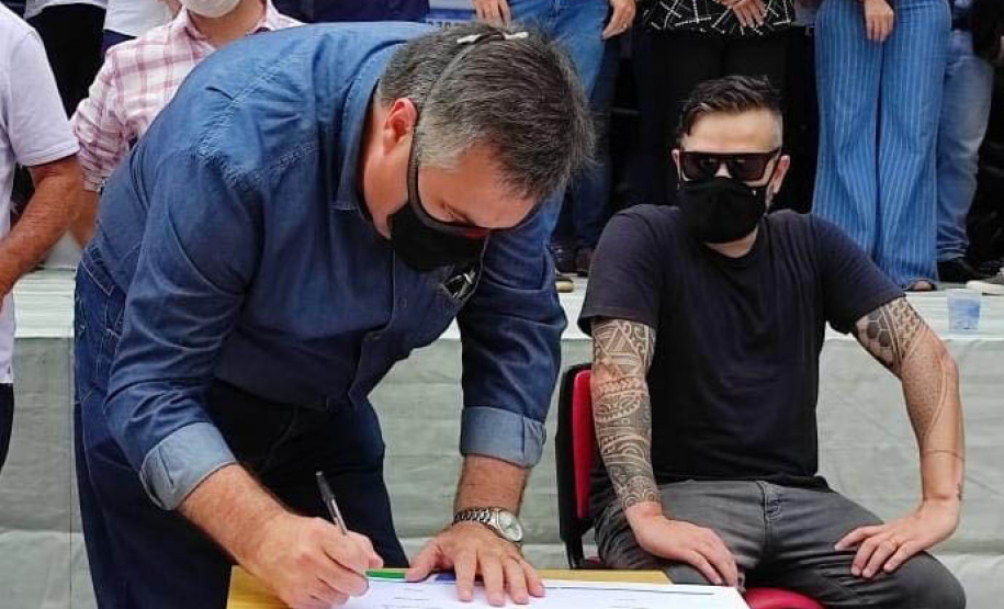 Saúde entrega 51 e veículos e libera quase R$ 14 milhões de investimentos na região de Paranavaí