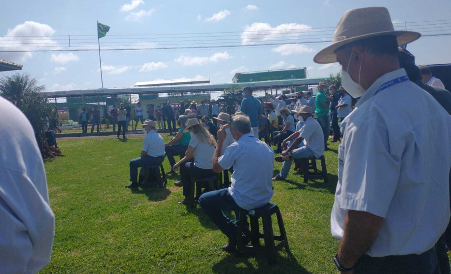 IDR-Paraná apresenta cultivares de mandioca, soja e maracujá ao setor produtivo