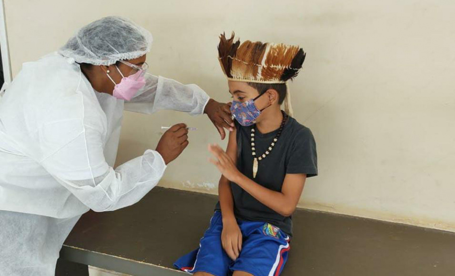 Paraná inicia vacinação de crianças indígenas, com previsão de atender 3.125 nesse grupo.