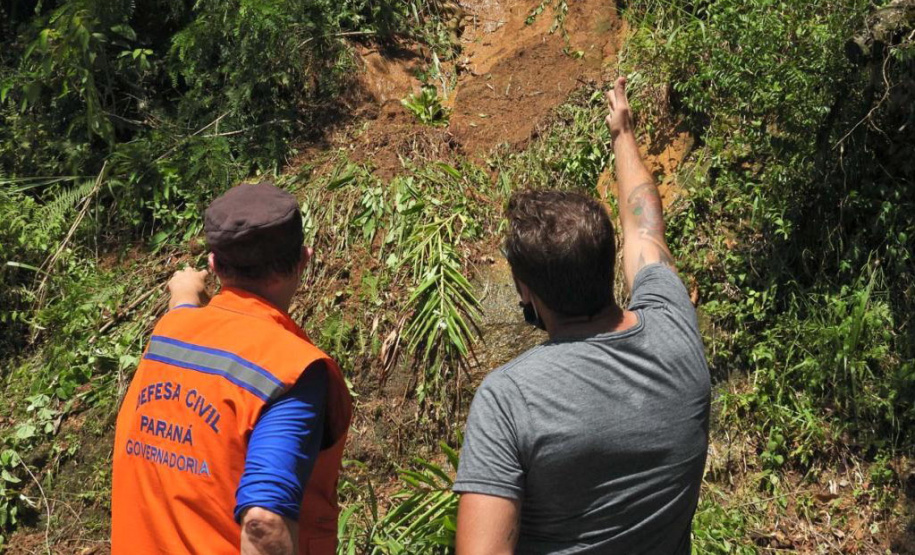 Geólogo da Defesa Civil Estadual realiza análise de risco em Guaraqueçaba