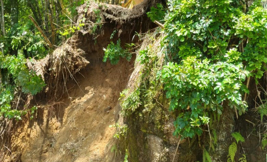 Geólogo da Defesa Civil Estadual realiza análise de risco em Guaraqueçaba