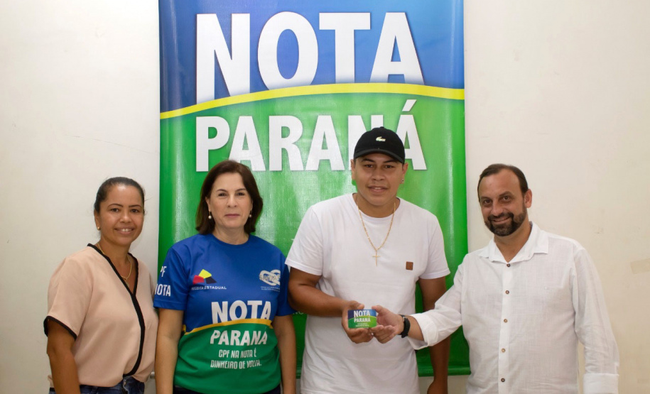 Aos 21 anos, morador de Lobato recebe o prêmio de R$ 1 milhão do Nota Paraná
