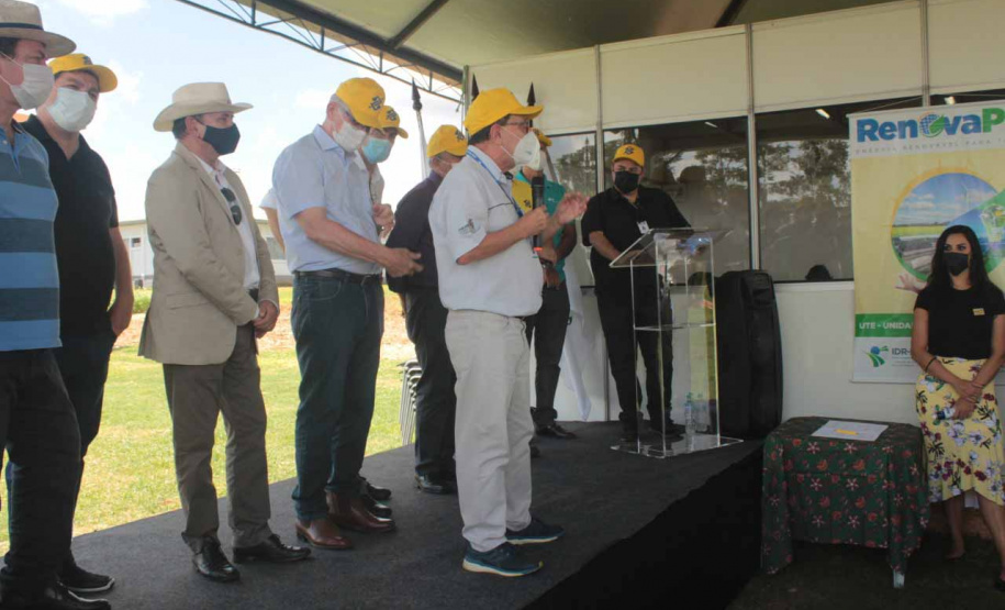 RenovaPR mostra tecnologia e assina contrato com produtores para uso de energias renováveis