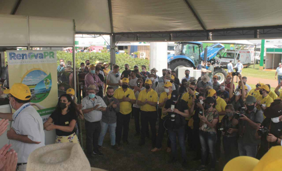 RenovaPR mostra tecnologia e assina contrato com produtores para uso de energias renováveis