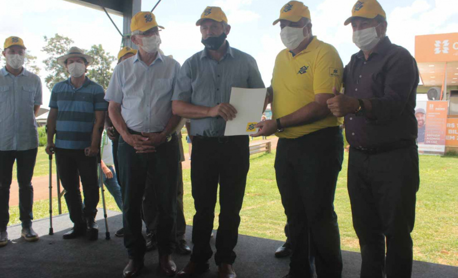 RenovaPR mostra tecnologia e assina contrato com produtores para uso de energias renováveis