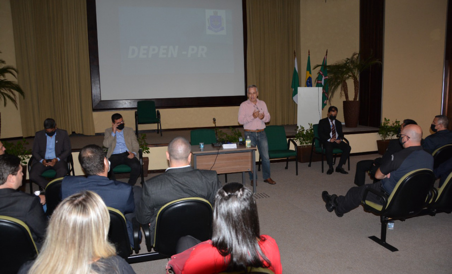 Deppen discute planejamento estratégico com gestores do sistema prisional