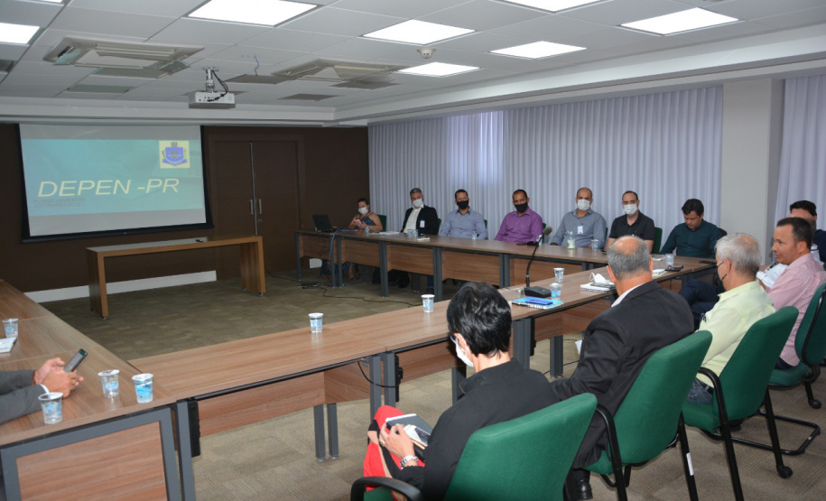 Deppen discute planejamento estratégico com gestores do sistema prisional