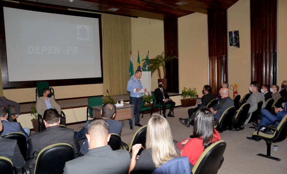 Deppen discute planejamento estratégico com gestores do sistema prisional