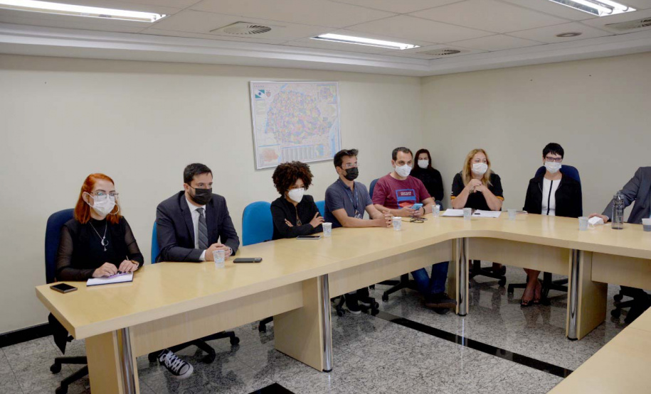 Reunião discute atendimento de mulheres trans no sistema prisional
