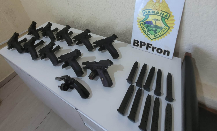 Arsenal de pistolas com destino a Minas Gerais é apreendido durante abordagem do BPFRON em Matelândia