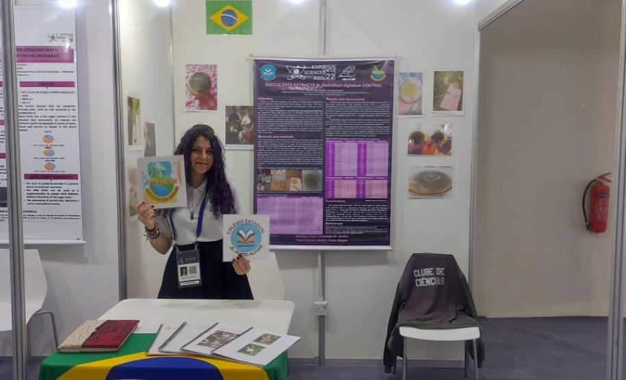 Aluna da rede estadual apresenta trabalho em feira de ciências de Dubai