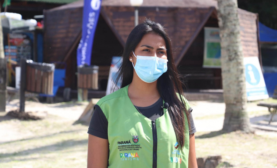IAT reforça suporte ao turista com orientações e informações sobre a Ilha do Mel no Carnaval