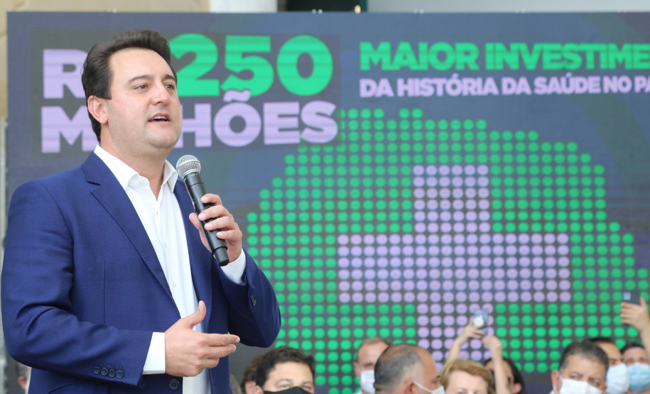 Investimento recorde na Saúde prevê mais de 300 obras e entrega de 744 veículos para municípios do Paraná