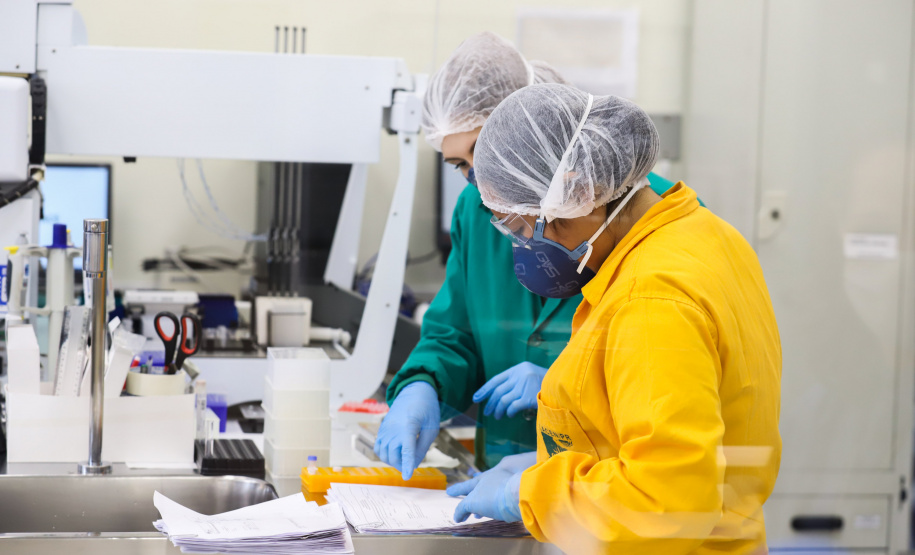 Dois anos de pandemia: Lacen ajudou a controlar testes e circulação viral no Estado