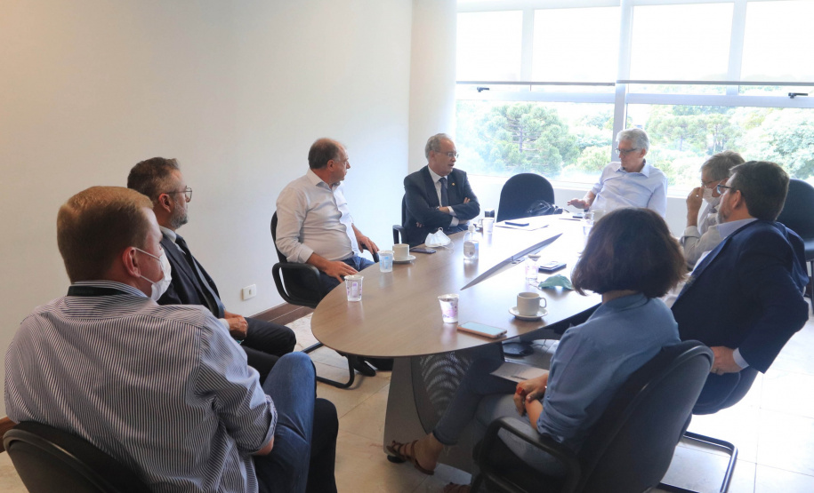 Reunião na Casa Civil analisa os impactos da guerra na Ucrânia - Curitiba, 10/03/2022