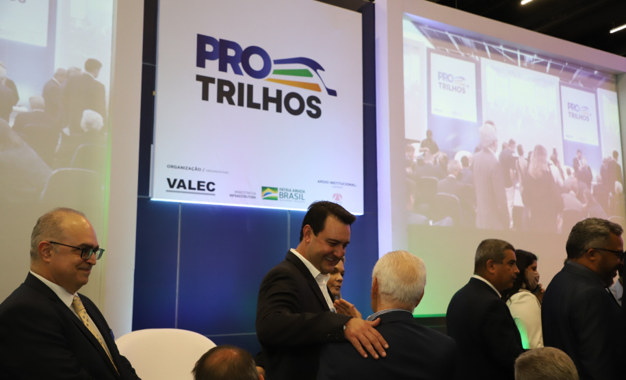 Em feira internacional, governador destaca potenciais e recordes dos portos do Paraná