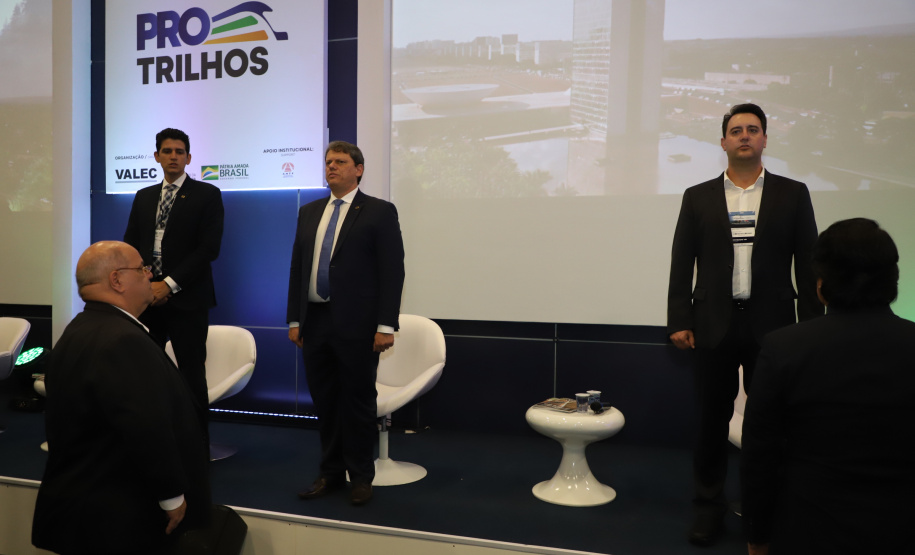 Em feira internacional, governador destaca potenciais e recordes dos portos do Paraná
