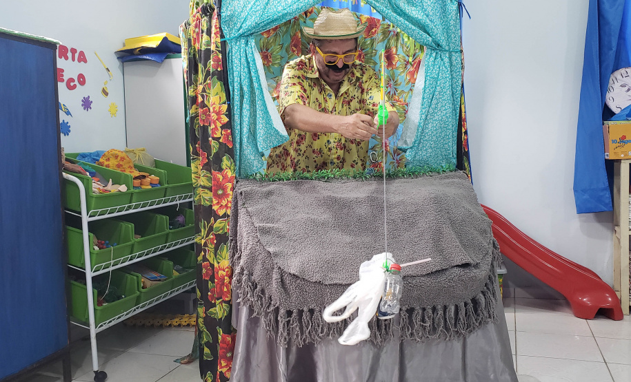 Portos do Paraná leva teatro sobre preservação de manguezais para comunidades ilhadas