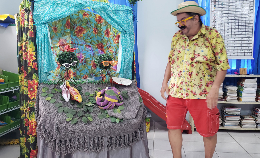 Portos do Paraná leva teatro sobre preservação de manguezais para comunidades ilhadas