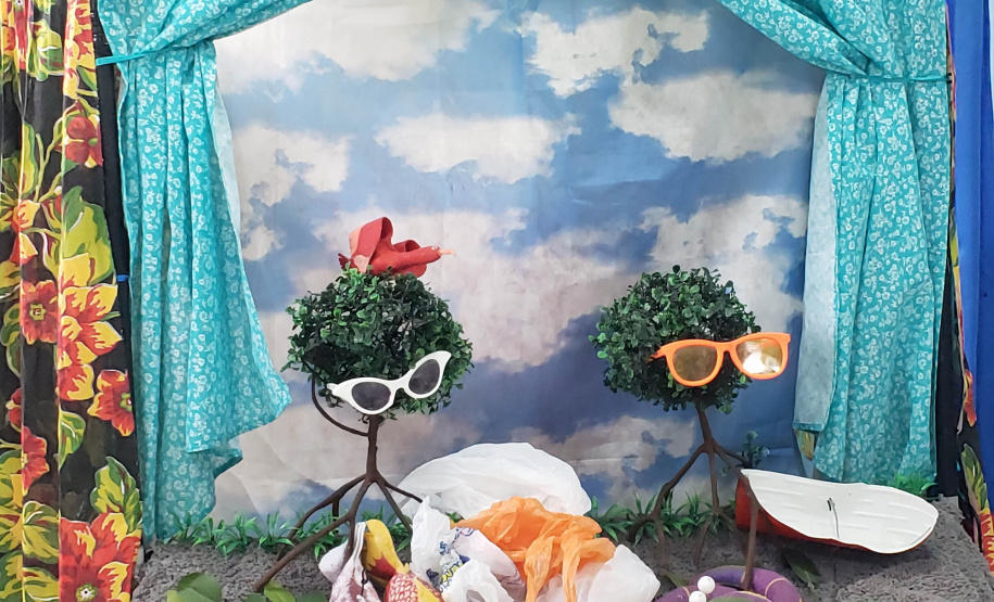 Portos do Paraná leva teatro sobre preservação de manguezais para comunidades ilhadas