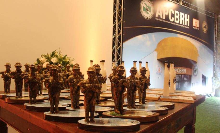 “Tecnologia e qualidade reinventam a cadeia do leite apesar dos desafios”, diz secretário em evento com produtores