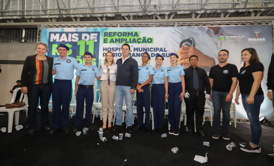 O governador Carlos Massa Ratinho Junior e o Secretário da Saúde, Beto Preto, assinam nesta quinta-feira (31), liberação de recurso para o Hospital de Rio Branco do Sul. 31/03/2022 - Foto: Geraldo Bubniak/AEN