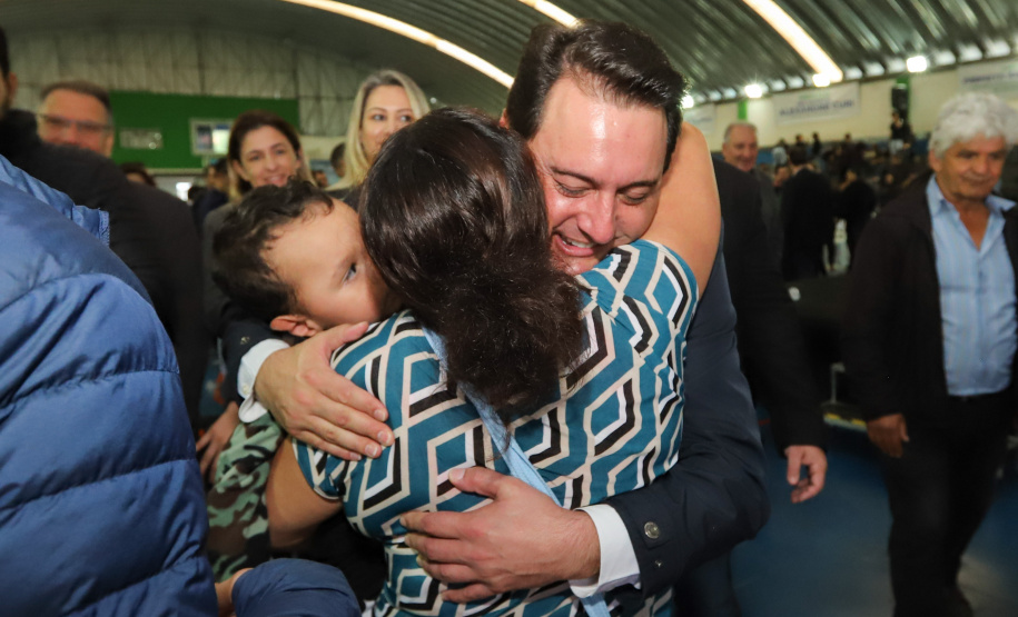 O governador Carlos Massa Ratinho Junior e o Secretário da Saúde, Beto Preto, assinam nesta quinta-feira (31), liberação de recurso para o Hospital de Rio Branco do Sul. 31/03/2022 - Foto: Geraldo Bubniak/AEN