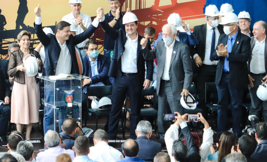 O governador Carlos Massa Ratinho Junior anunciou nesta terça-feira (29) mais de R$ 2,5 bilhões em investimentos em infraestrutura.