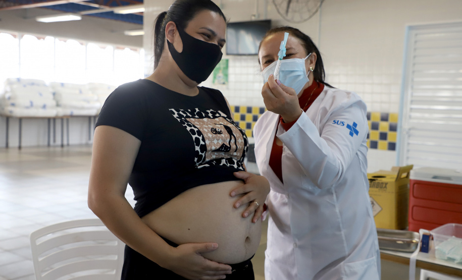 Segundo ano da pandemia no Paraná tem a marca registrada pela vacinação