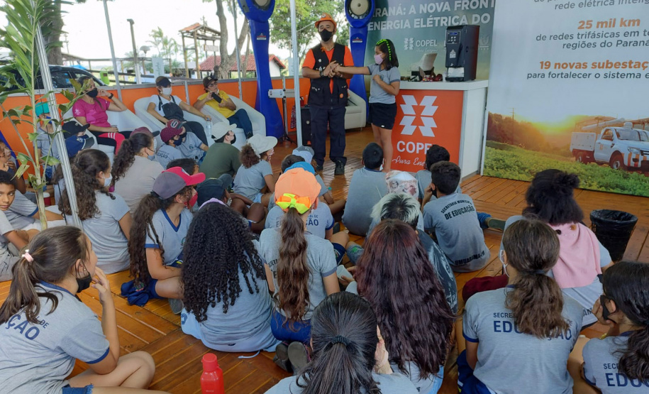 Copel orienta sobre uso consciente da energia na ExpoUmuarama
