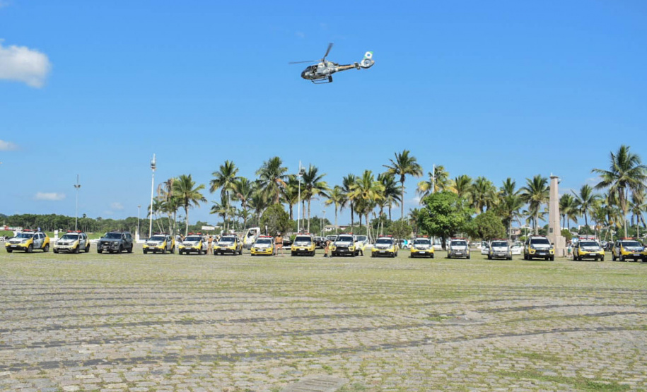 Polícia Militar desencadeia megaoperação Fortaleza no Litoral do estado com viaturas e helicóptero