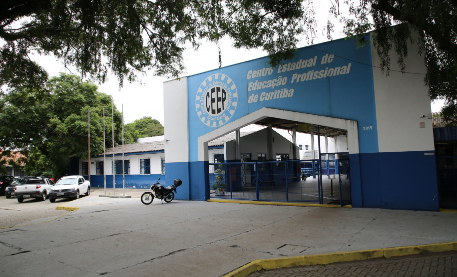 Parceria da Secretaria de Justiça, Família e Trabalho e da Secretaria de Educação instala Postos Avançados da Agência do Trabalhador em colégios estaduais