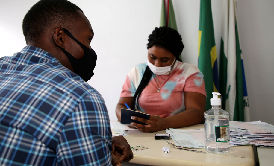 mutirão de renovação de passaportes e documentos para haitianos