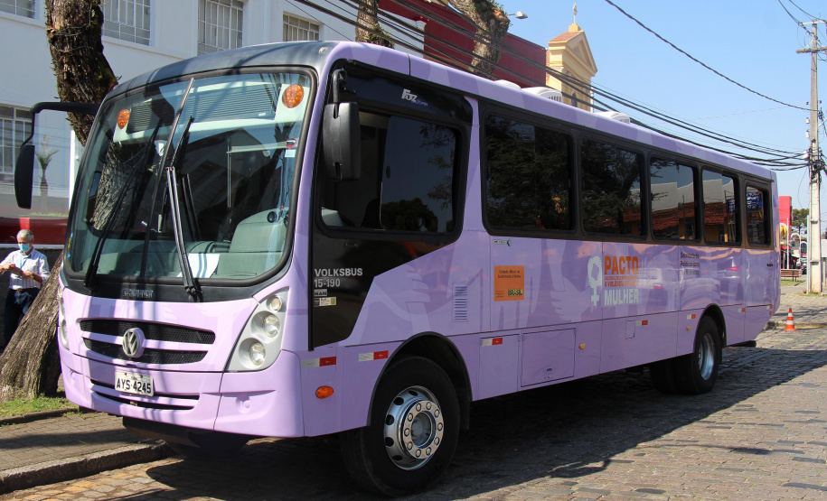 Em março, Ônibus Lilás da Secretaria de Justiça, Família e Trabalho vai levar para 6 municípios atendimento e orientação às mulheres