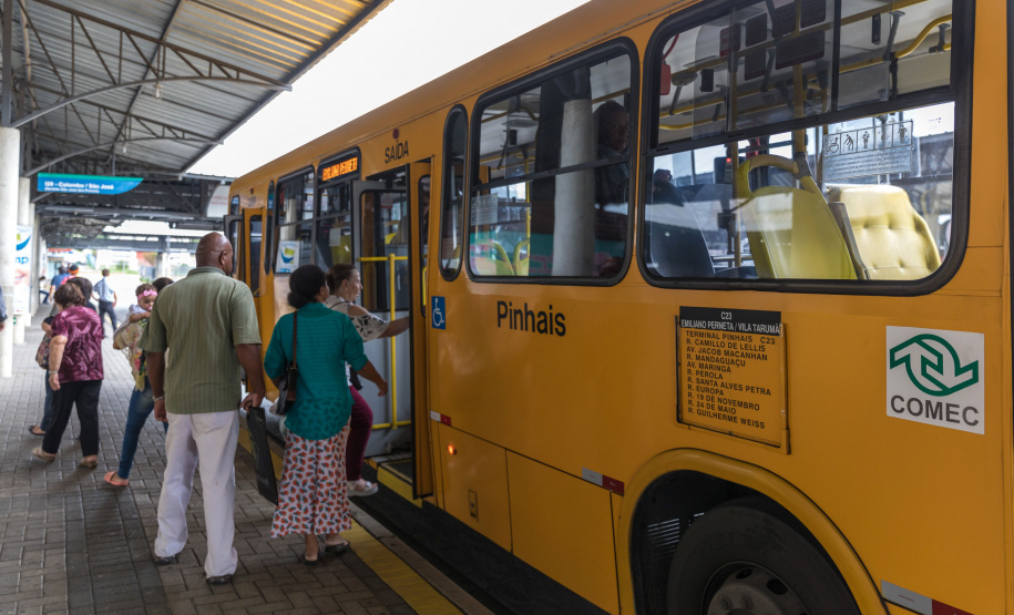 Comec reforça atendimento em sete linhas de ônibus da RMC