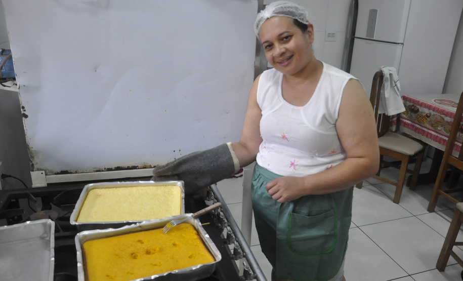 Banco da Mulher libera mais de R$ 100 milhões em crédito e atende mais de 9 mil empreendedoras - A curitibana Adriana Tondin, 47 anos, contou com os recursos do Banco da Mulher Paranaense para transformar um antigo hobby em fonte de renda -