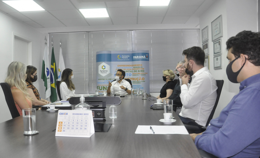 Reuniãop com a prieira dama do estado e presidente do Conselho de Ação Solidária do Paraná, Luciana Saito Massa -