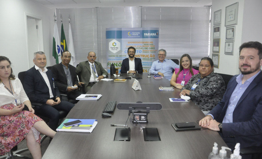 Fomento Paraná recebe dirigente de Alagoas para troca de experiências