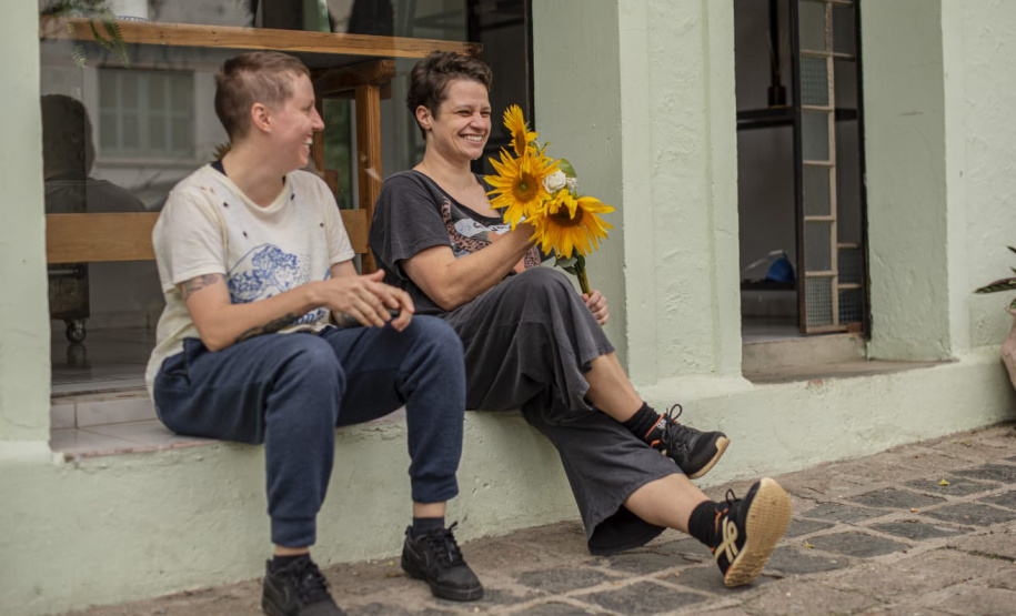 Museu Paranaense tem colheita da horta, cozinha itinerante, performance e nova mostra