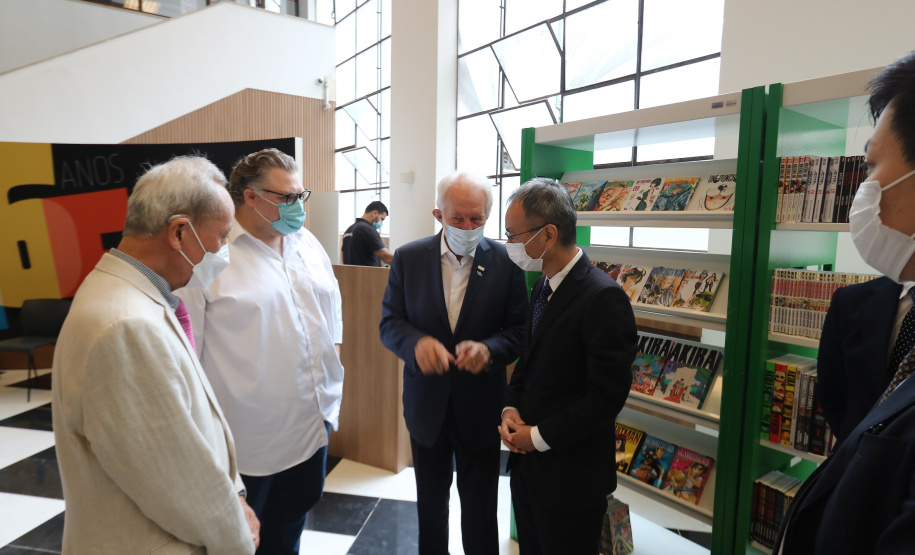 Doação de livros para biblioteca pública