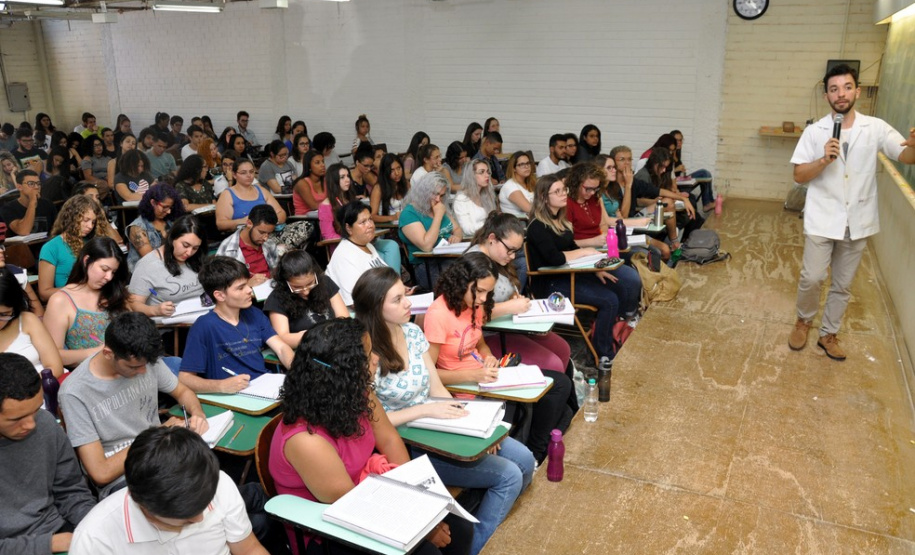 O Curso Especial Pré-vestibular da UEL (CEPV) divulga o edital do processo seletivo para novos alunos.